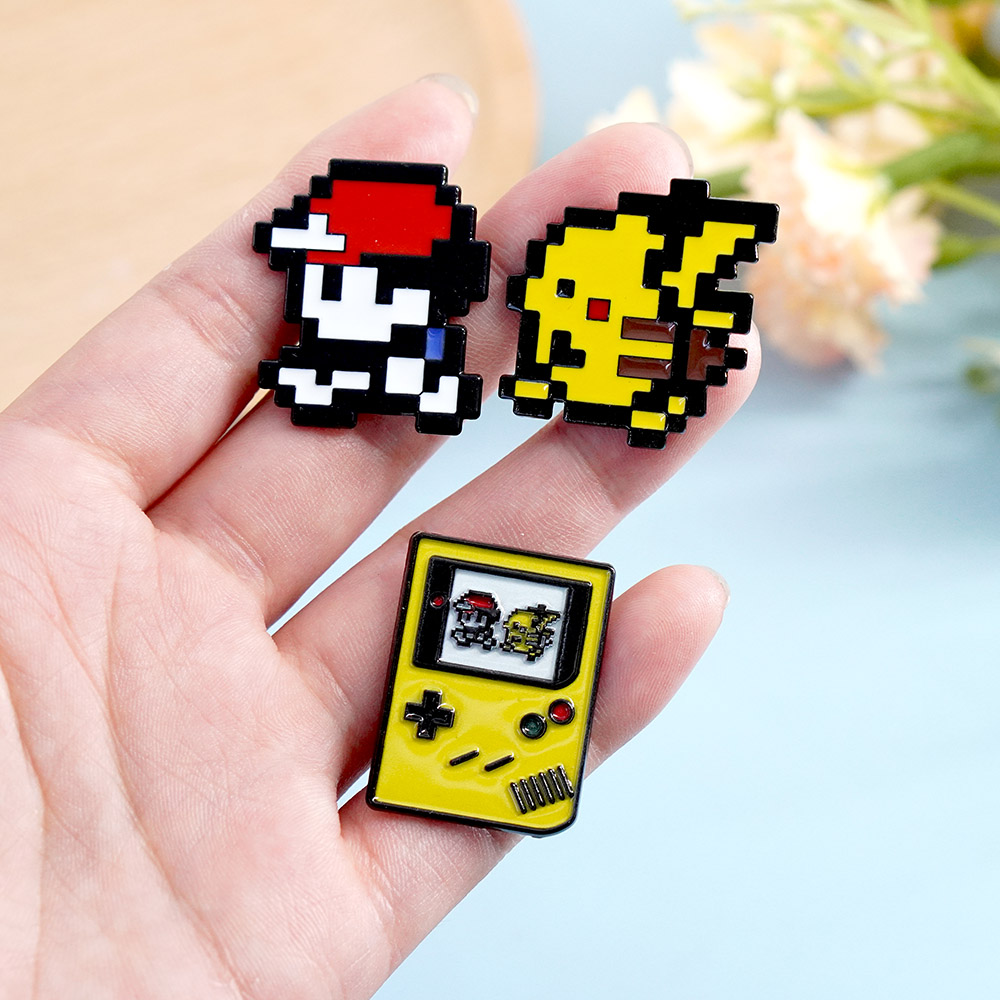 Retro Pixel Game Boy Ash Monst – Vintage Brooch Pin recenzja i cena