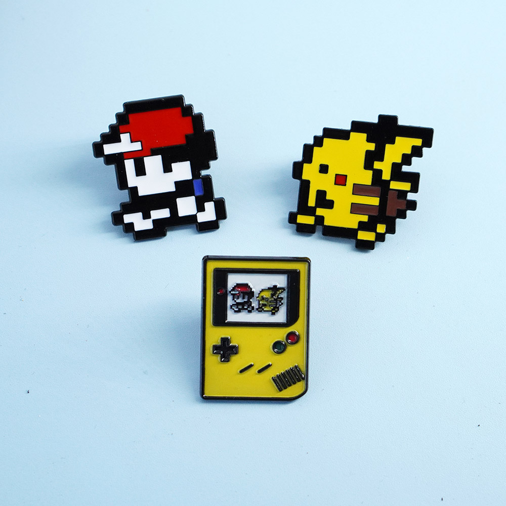 Retro Pixel Game Boy Ash Monst – Vintage Brooch Pin recenzja i cena